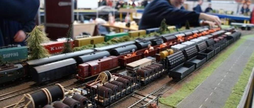 Geld inzamelen | Help onze modelspoor verenging voor een nieuwe plek | Doneeractie