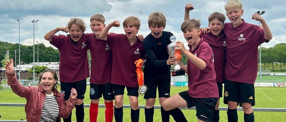 Geld inzamelen | Busrit naar Zeist voor schoolvoetbalteam Vondelschool | Doneeractie