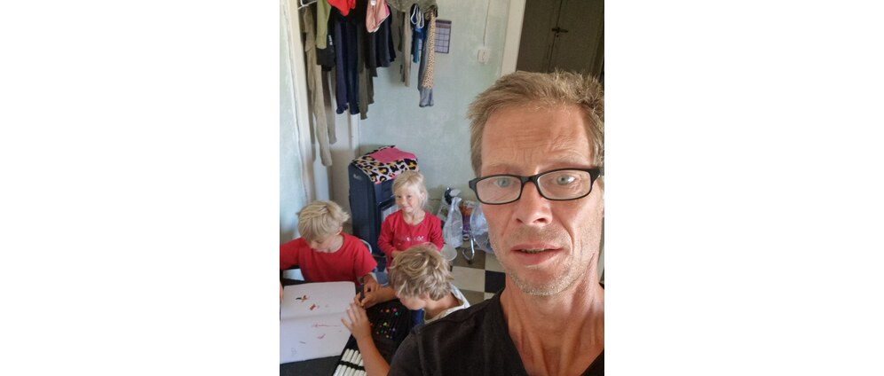 Geld inzamelen | Alleen staande vader met 3 lieve schatten van kinderen heeft financially hulp nodig ik heb geen geld meer om ons te voeden en te onderhouden ik ben full time vader mijn schatjes zitten op school en ik deze hulp nodig om opnieuw te kunnen starten | Doneeractie