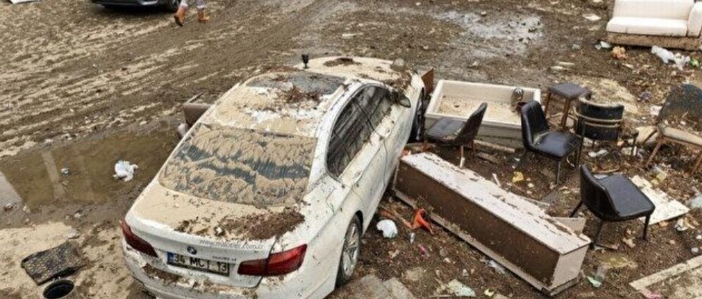 Geld inzamelen | Water overstroming istanbul en omgeving | Doneeractie