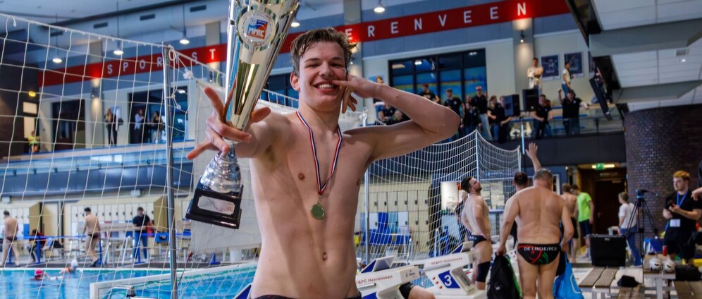 Geld inzamelen | help mij naar een internationaal waterpolo toernooi in spanje | Doneeractie