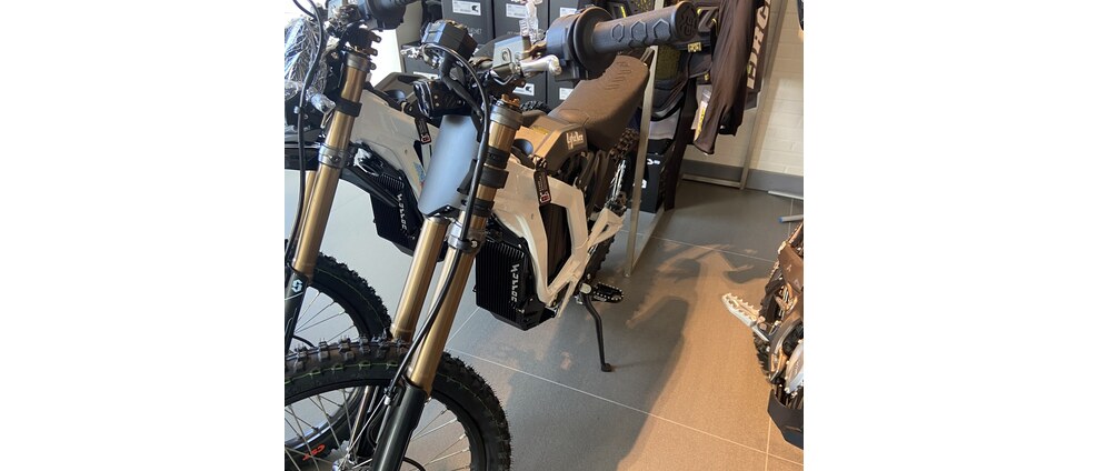 Geld inzamelen | Surron light bee | Doneeractie